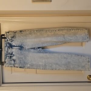 Acid wash/bleached jeans